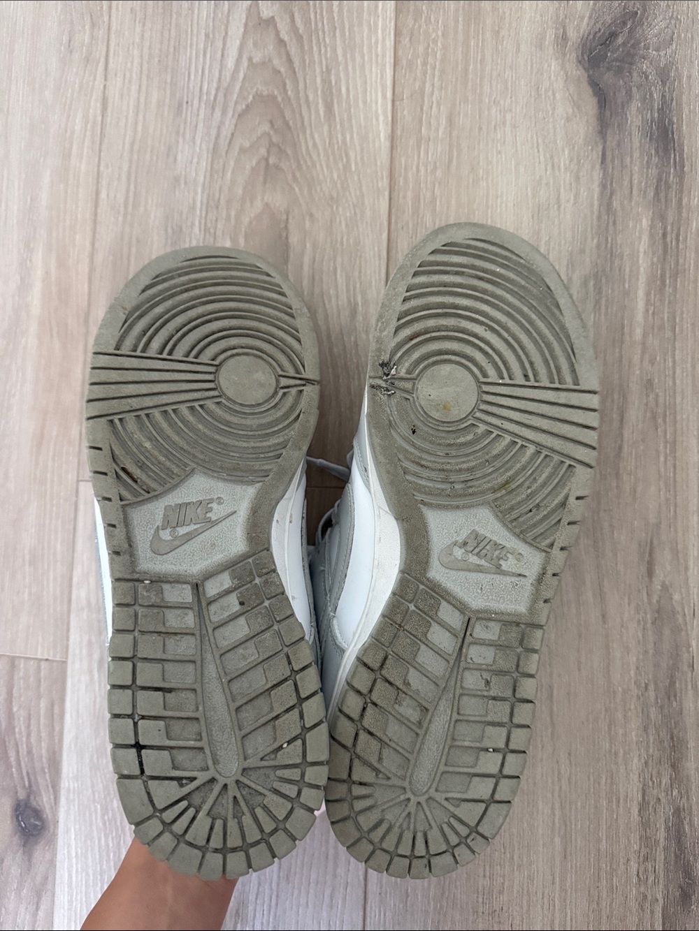 Men Nike Dunks - Picture 9 of 9